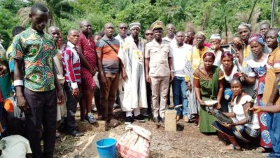 Pose de première pierre de l’école primaire publique de Douoguibli