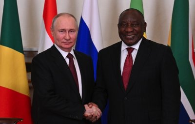 Poutine n'ira pas au sommet des Brics, fin du dilemme pour l'Afrique du Sud