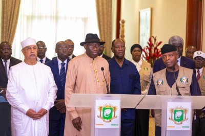 Le Chef de l’État a échangé avec une délégation conjointe, Elders, UA - CEDEAO