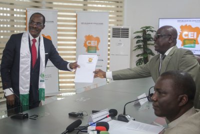 Présidentielle 2025 : le dossier de candidature de Tidjane Thiam officiellement déposé à la CEI