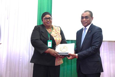 Prix national d'Excellence 2024 au Ministère des Finances et du Budget : le ministre Adama Coulibaly invite les récipiendaires à demeurer des agents modèles