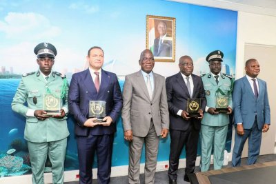 Prix national d'Excellence 2024 : les lauréats du secteur de l'Environnement distingués par le ministre Assahoré Konan Jacques