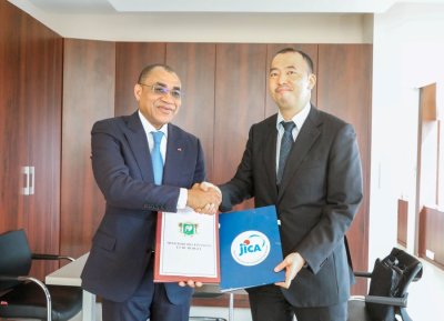 Production du riz local : le Japon fait don de 3,5 milliards de FCFA d’équipements agricoles à la Côte d’Ivoire