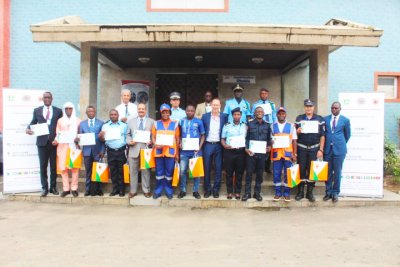 Professionnalisation de la gestion de crise : 16 cadres de la protection civile de huit pays d’Afrique francophone reçoivent leur diplôme de formation