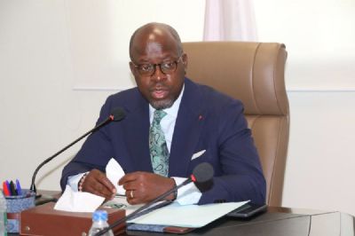 Projet immobilier à l’endroit des agents du ministère des eaux et forêts à Songon:   le Ministre Alain-Richard DONWAHI enregistre sa souscription pour un logement