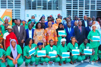 Projet THIMO : des chèques d'une valeur totale de 12 millions de FCFA remis à 100 jeunes de la commune d’Abobo