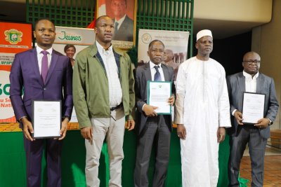 Promotion et insertion des jeunes: l'Agence emploi jeunes et l'INP-HB signent plusieurs conventions