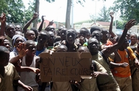 La grève des enseignants se poursuit, 4 étudiants arrêtés hier