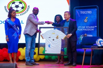 Publireportage/Football/CAN 2023: Tecno annonce un match de football caritatif à Abidjan le 14 janvier avec Jay Jay Okocha, El Hadj Diouf et Assamoah Gyan
