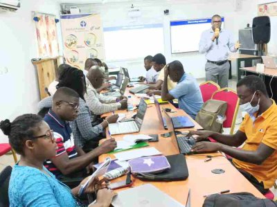 Recherche scientifique : une trentaine de chercheurs de l’Institut Pasteur formés à l’analyse bio-informatique du génome de Plasmodium falciparum