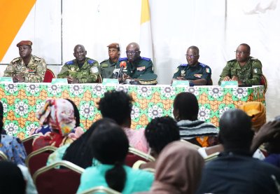 49 militaires ivoiriens détenus au Mali : « aucune alerte, ni mauvaise nouvelle sur leur santé et leurs conditions de détention », rassure le chef d’état-major général Lassina Doumbia