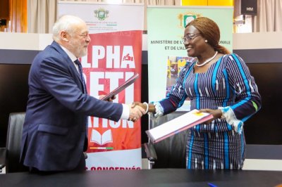 Renforcement et amélioration de l’enseignement de la langue espagnole : la ministre Mariatou Koné et José Manuel Bar Cendor signent un mémorandum d’entente