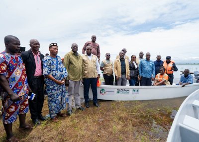 Ressources halieutiques : le PA-PSGouv remet des embarcations aux services de pêche des lacs de Kossou et de Buyo 