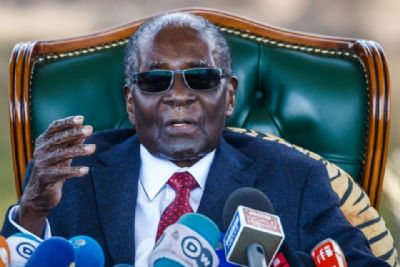 L’ancien président du Zimbabwe Robert Mugabe (95 ans) est décédé (officiel)