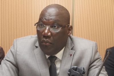 Les cas confirmés de maladie à Coronavirus sont passés de 14 à 17 en Côte d’Ivoire dont un cas guéri, a annoncé samedi soir, Pr Mamadou Samba, le directeur général de la santé.