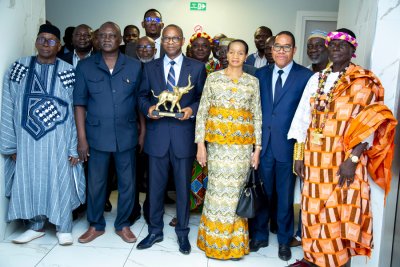 Santé : le ministre Adama Kamara reçoit le Prix Pascal Ortiz et Compagnons pour la Promotion de la Santé Communautaire