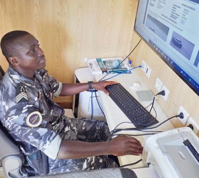 Sécurité routière: 2 596 véhicules flashés en un mois pour défaut de visite technique à Abidjan