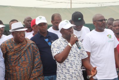 Sécurité routière: 200 conducteurs de poids lourds sensibilisés à Yopougon