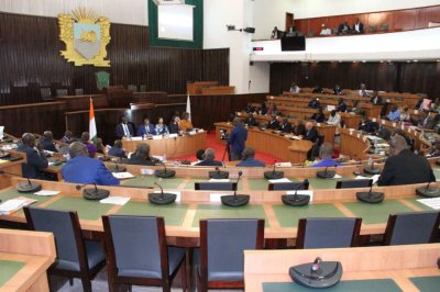 Séminaire parlementaire sur le numérique : le ministre Amadou Coulibaly rappelle la volonté de l’État ivoirien à accompagner les mutations numériques