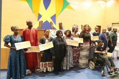 Solidarité et lutte contre la pauvreté : 35 bons médicaux et 92 kits de prêts AGR remis aux victimes des crises sociopolitiques issues de 10 régions du pays