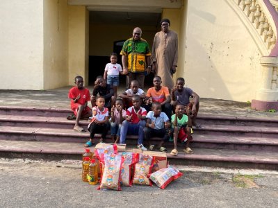 Solidarité : l’orphelinat de Bingerville reçoit des dons de vivres