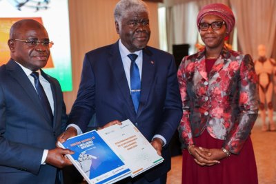 Stratégies nationales de l'Intelligence artificielle et de la gouvernance des données : le ministre Kalil Konaté remet officiellement les documents au Premier Ministre