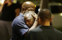 Fusillade dans une église noire à Charleston aux Etats-Unis: 9 morts, un suspect blanc âgé d’environ 21 ans recherché