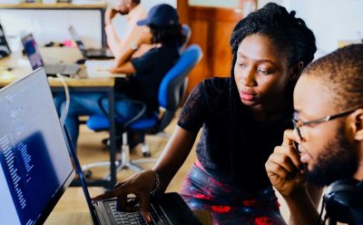 Transition numérique : l'intelligence artificielle et la gouvernance des données au menu de 