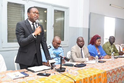 Transport/ mini cars (Gbakas) et taxis : le directeur de la DGTTC, Oumar Sacko annonce la traque prochaine des « dabagaous