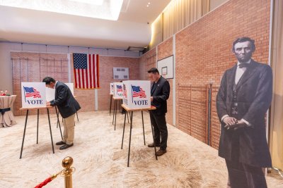 Trump enlève deux Etats-clés, les républicains prennent le contrôle du Sénat