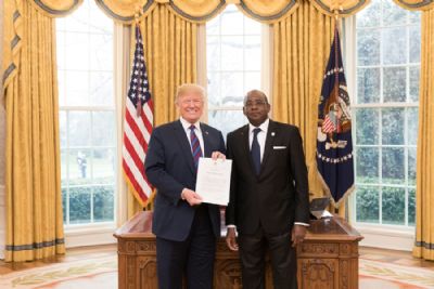Cérémonie de présentation des lettres de créances de l’Ambassadeur Haidara / Le Président Donald Trump félicite les autorités ivoiriennes :  « J’applaudis l’impressionnante avancée économique, sous le leadership du Président Ouattara »