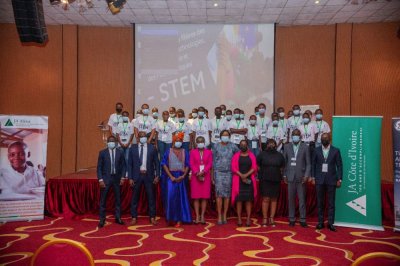 Un programme pour susciter des vocations scientifiques chez les filles en Côte d’Ivoire