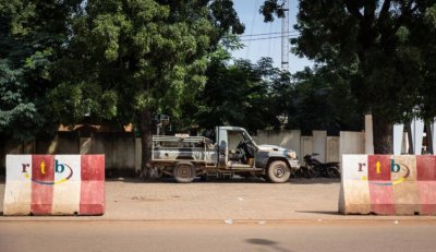 La Côte d'Ivoire livre du matériel militaire au Burkina Faso pour lutter contre l'insécurité