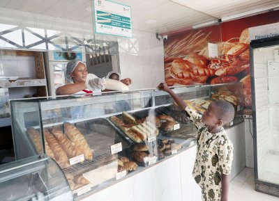  École de la 2ème Chance (E2C) : le Coordonnateur Général du PSGouv, Non Karna Coulibaly, en immersion dans des établissements hôteliers et pâtissiers de Yamoussoukro