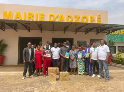Une ONG fait don de livres à la commune d’Adzopé