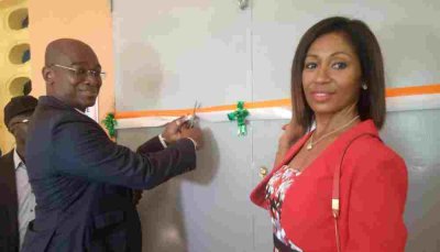 Une ONG réhabilite la bibliothèque du collège COMPA d'Adzopé