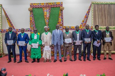 Université Félix Houphouët-Boigny : une quarantaine d'enseignants-chercheurs, de chercheurs et d'agents administratifs de l'UFR Mathématiques et Informatique faits Commandeurs, Officiers et Chevaliers de l'ordre du mérite de l'Éducation nationale