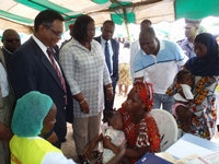 Journée mondiale de lutte contre le SIDA : l’UNICEF rappelle qu’il faut augmenter le nombre de femmes enceintes et d’enfants bénéficiant d’un traitement