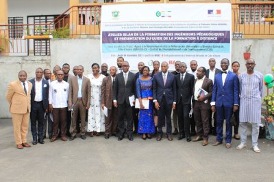 Université virtuelle de Côte d'Ivoire: 18 ingénieurs pédagogiques mettent à la disposition de la communauté universitaire un guide sur l’enseignement à distance