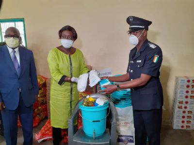 Côte d’Ivoire: la chaîne de solidarité contre le Covid-19 touche le milieu carcéral