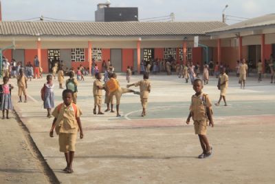 Côte d’Ivoire : suspension des cours dans le primaire pour rendre hommage à une enseignante assassinée