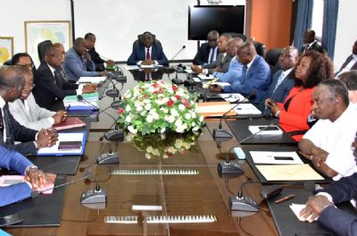 Affaire tiers payant, assureurs et cliniques privées :  le ministère de la Santé et les différents acteurs trouvent un accord