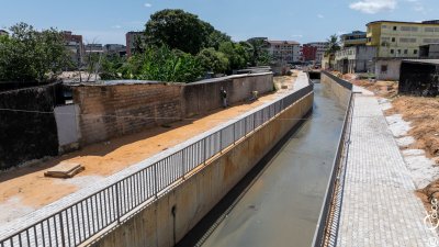 Visite des projets d’assainissement et de drainage du PARU : le ministre Amédé Kouakou Koffi satisfait de l’avancement des travaux