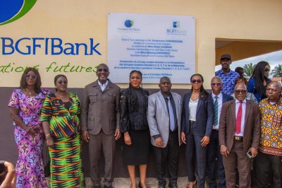 Yamoussoukro/Education : le Ministre Souleymane Diarrassouba livre les clefs du Groupe scolaire Dioulakro rénové et des kits scolaires aux élèves