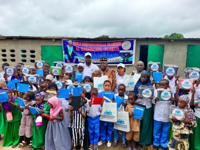 Yamoussoukro: la Fondation MOFA offre 300 kits scolaires à des élèves d’écoles confessionnelles