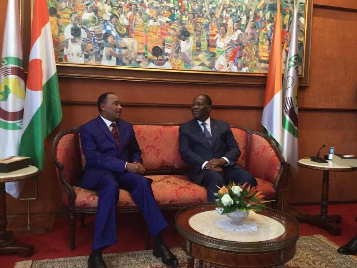 Arrivée du président nigérien Mahamadou Issoufou à Abidjan