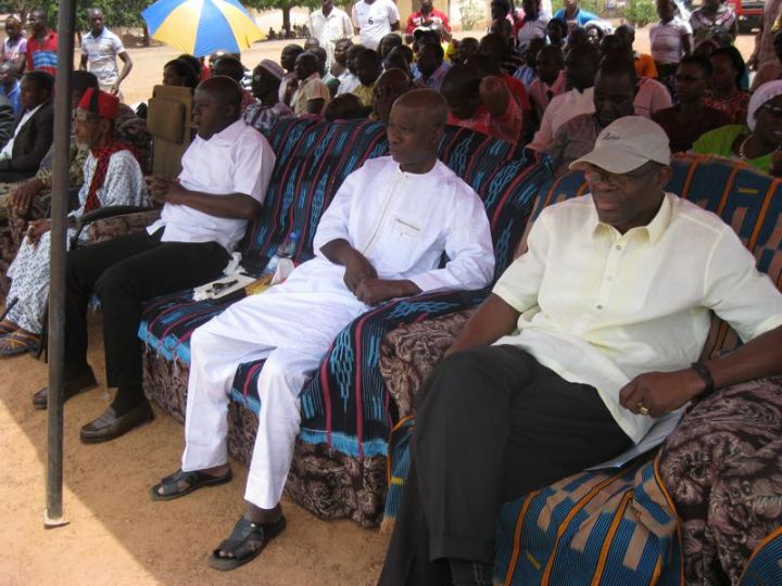 Lataha:  pose de la 1ère pierre  de construction du château d’eau et lancement des travaux d’adduction