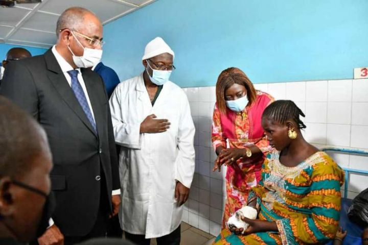 Le premier ministre au chevet des victimes de l’accident de Ferkessédougou