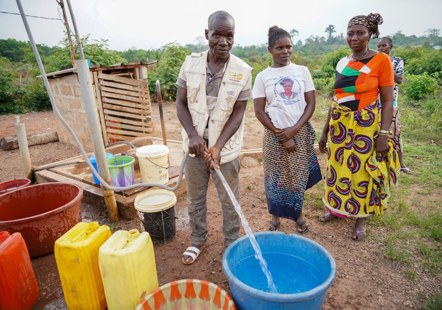 Accès à l'eau potable : la Coordination générale du Psgouv visite une PMH réparée à Koréa 1 (Daloa)