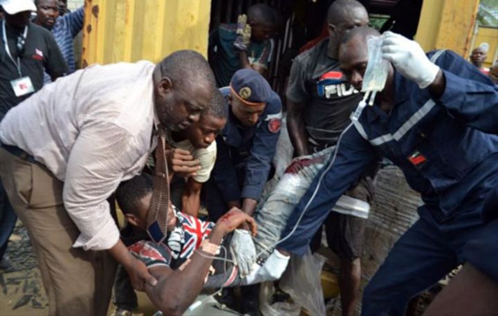 Un conteneur tombe d’un camion et se renverse sur des passants : Un écolier tué et 11 blessés